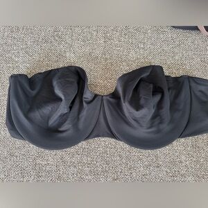 SKIMS Black Strapless Bra